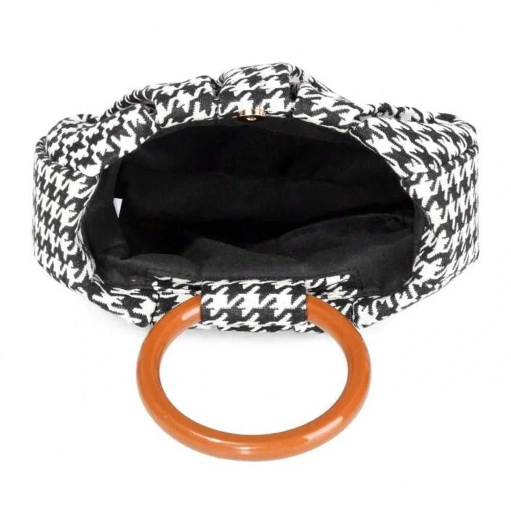 NEW| Chic Houndstooth Clutch with Magnetic Closure - Picture 3 of 7
